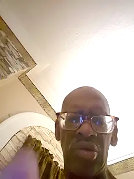 tommie568 (M mature) - Hello good morning