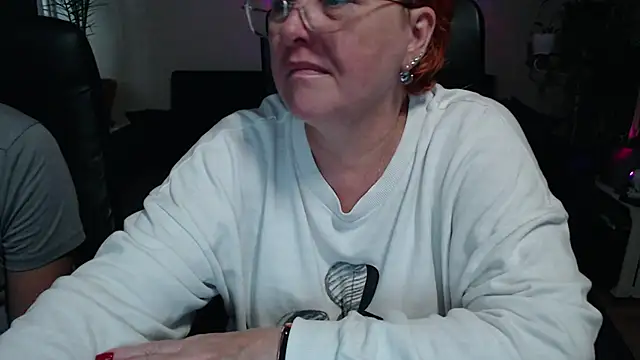 joannaandneighbour (F mature) - pussy
