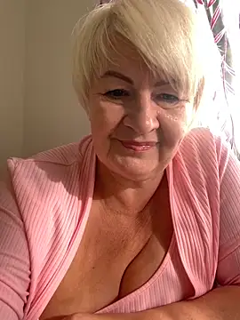 Laura_Millf