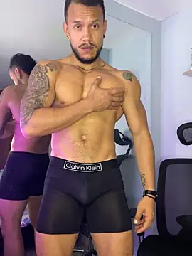 ARON_TAYLER01