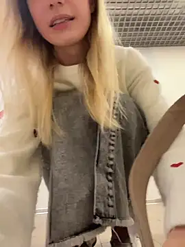 Lia__Love
