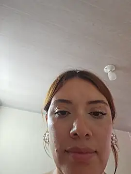 valery_mora webcam