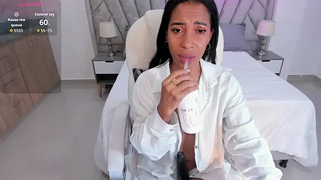 Shantaall_ webcam