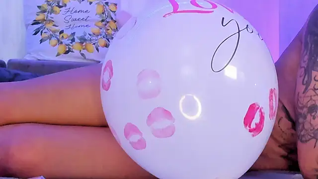 RileyNox webcam