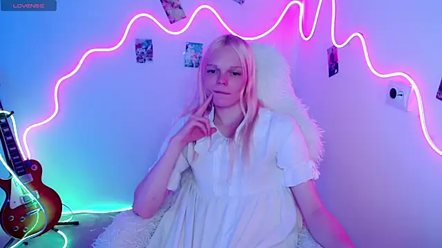 Emily_Nyaffee webcam