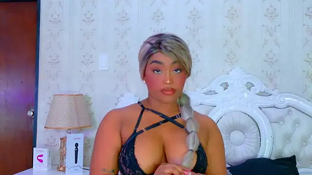 TianahGlow webcam