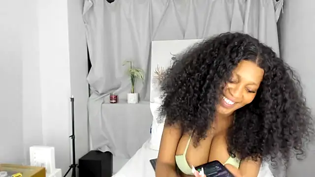 ConnieSmall24 webcam