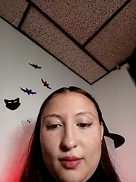 Scarlet_Aura webcam