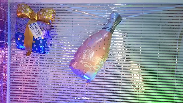 Carolblonde webcam