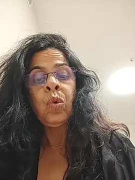 NakedMILFx webcam