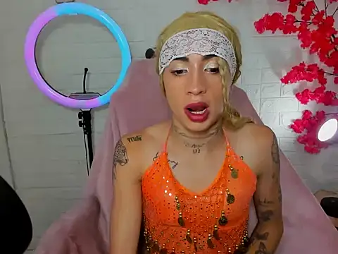 Mila_Leon live cam screenshot tranny on Ufotopia – Live Cams & Video Chat Community