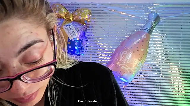 Carolblonde webcam