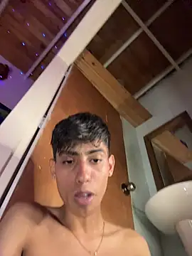 Mauuu18 webcam