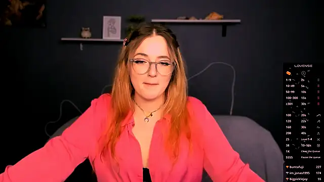 luna_berryy webcam