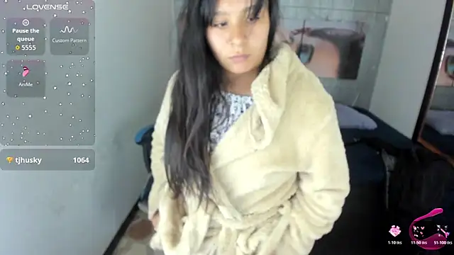 Charis_21 webcam