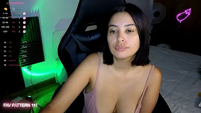 AnnaQueen webcam