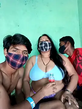 LoveOnStream from StripChat is Freechat