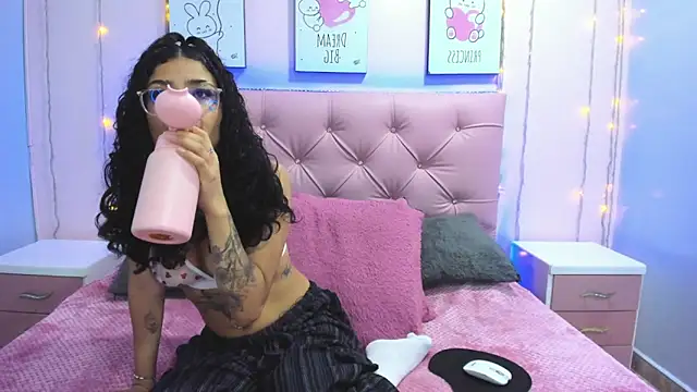 Issaa_Tyler webcam