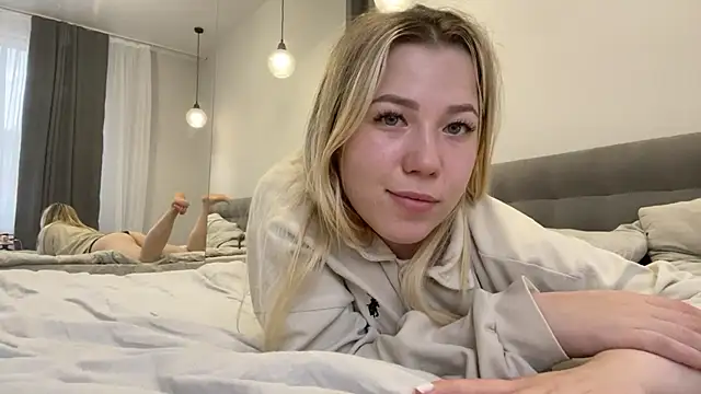 Embersweetbunny webcam