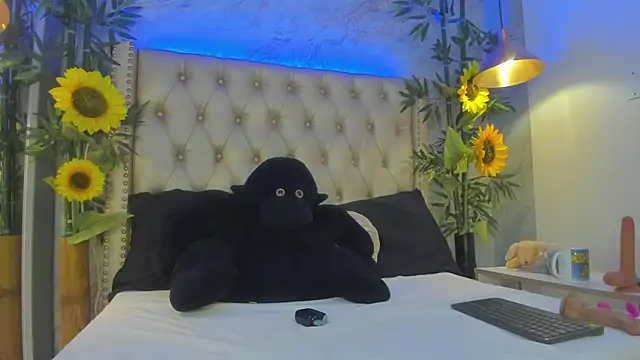 LittleeJaz webcam