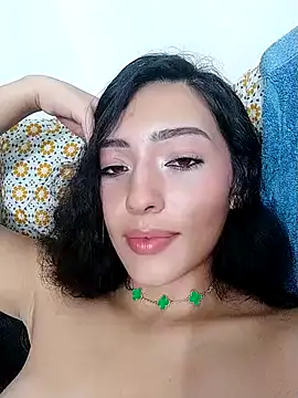 JuliethaFox webcam