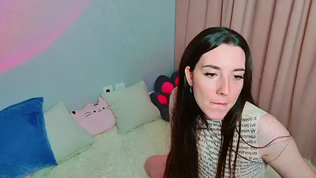 Curious_Lily webcam