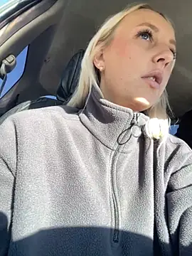 merlindave (F young) - Finger pussy/naked ✌️✌️✌️🥵🥵