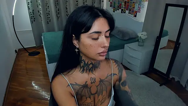 CharimgSabrina webcam