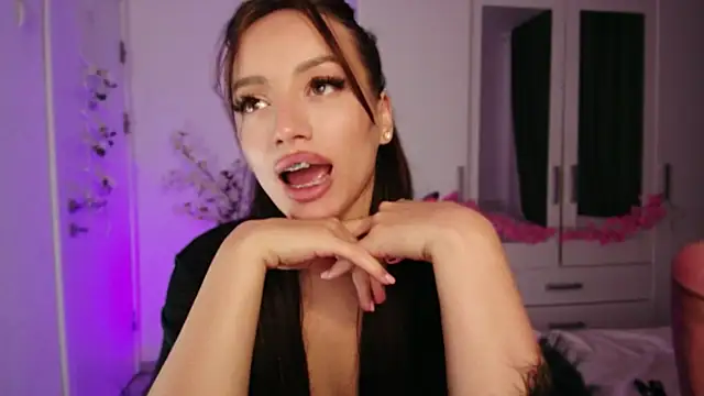 KaylaLaine webcam