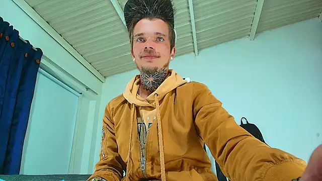 Gold_Loyal77 webcam