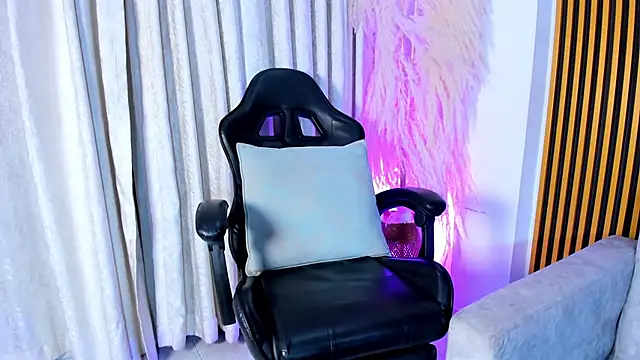 Asta_Black webcam