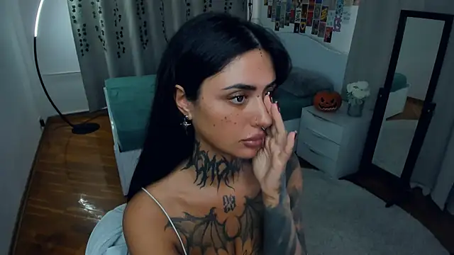 CharimgSabrina webcam
