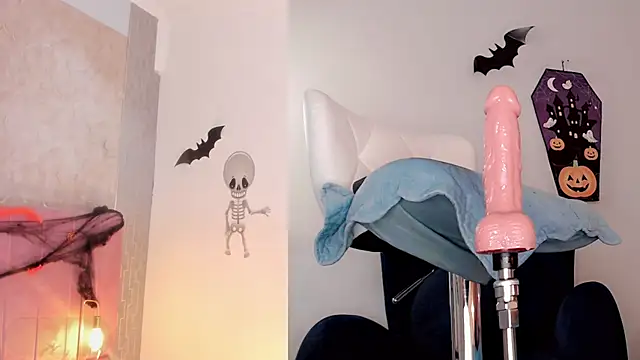 Hillary_Collins1 webcam
