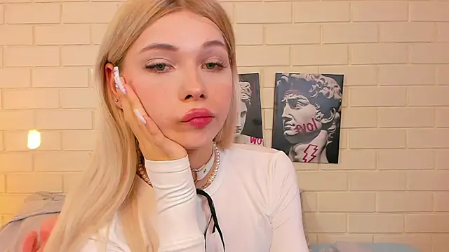 Blondy_Fina webcam