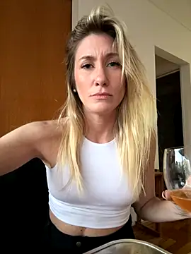 caritadeangellll webcam