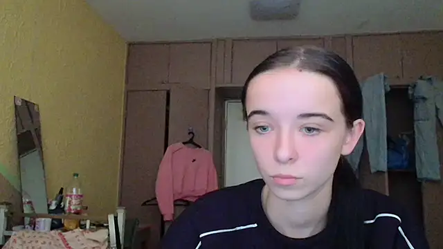 Emilia_Light webcam
