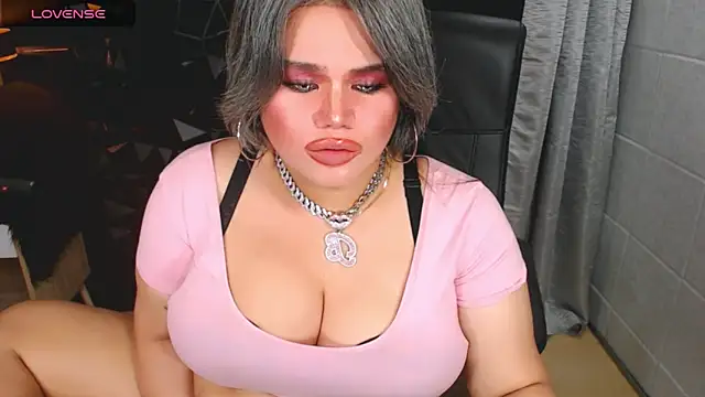 xHugeHarleySelfsuckerx webcam