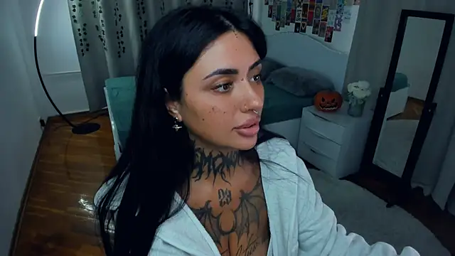 CharimgSabrina webcam