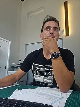 Lucas___81 webcam