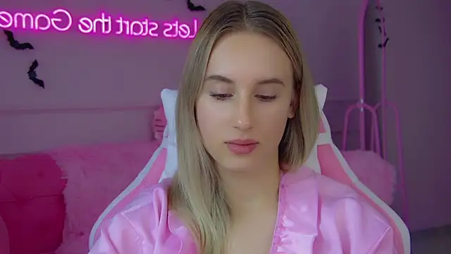 VictoriaHopsons webcam