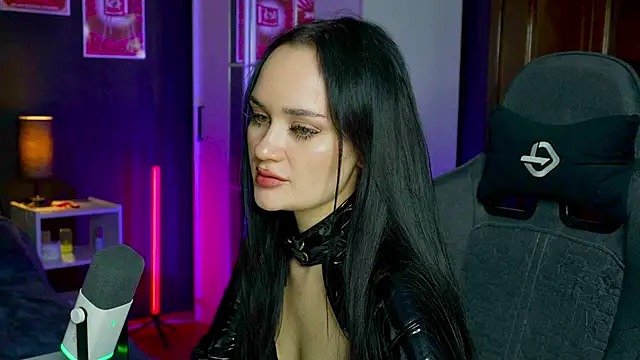 QueenAliss webcam