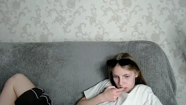 HitGyrl webcam
