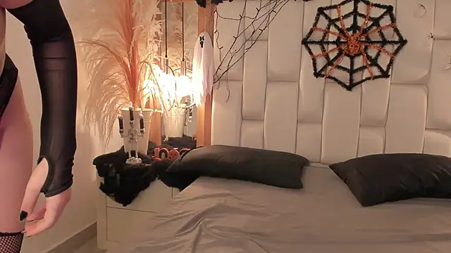 Daphne_And_Roger webcam