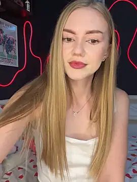 MilaMoone webcam