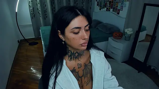 CharimgSabrina webcam