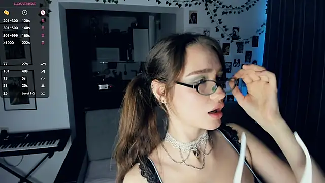 lovelyalivia webcam