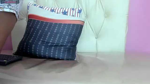 Lucia_Spear webcam