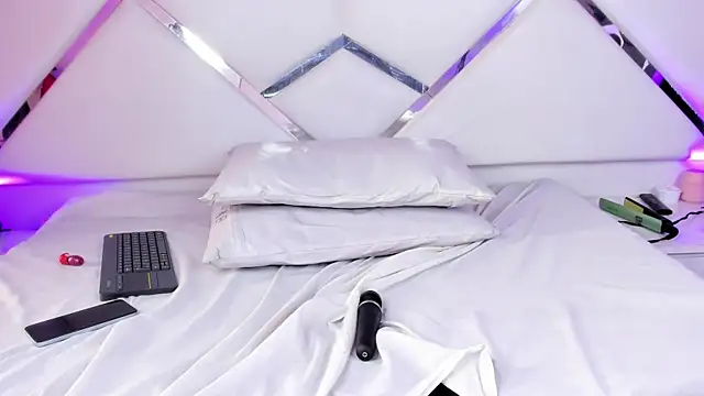 Dulce_Pettit webcam
