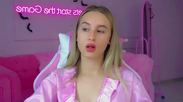 VictoriaHopsons webcam