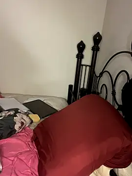MiriamMoneyAsap webcam
